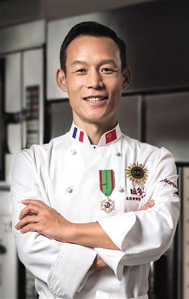 黄利个人资料,从平凡走向卓越的奋斗者之路